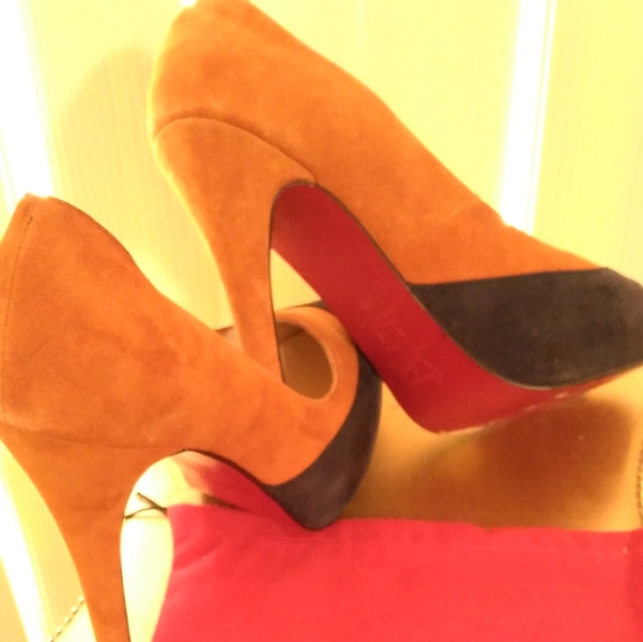 Shoes - Picture 6 of 8